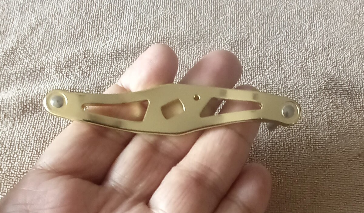 แขนไดว่าสีทอง 85 Min สวยงาม มากครับ