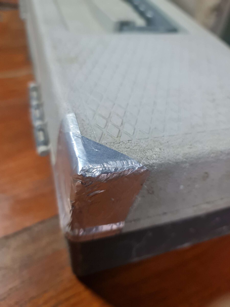 แปะเทปกันน้ำให้แล้วไม่รั่วซึมใส่แน่นอน