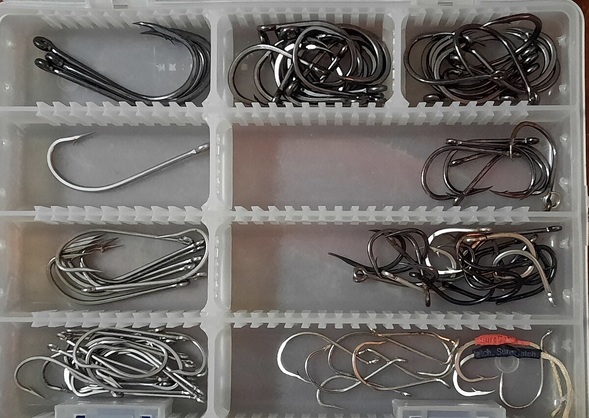 สามทาง+ตะกั่ว(หนักร่วมกิโล)+ลูกหมุน+ตัวเบ็ดใหญ่ๆแข็งๆ
800 บาทพร้อมส่งครับ