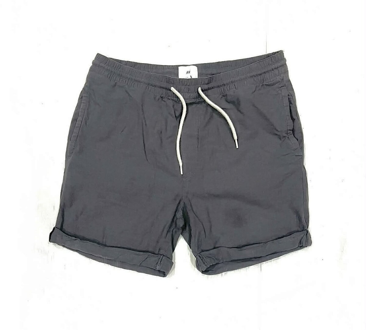 ~ € ~ กางเกงขาสั้น H&M  (34-35)   150.- 