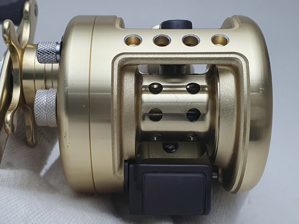  
[center][b]SHIMANO CALCUTTA 51XT 1996[/b][/center]

