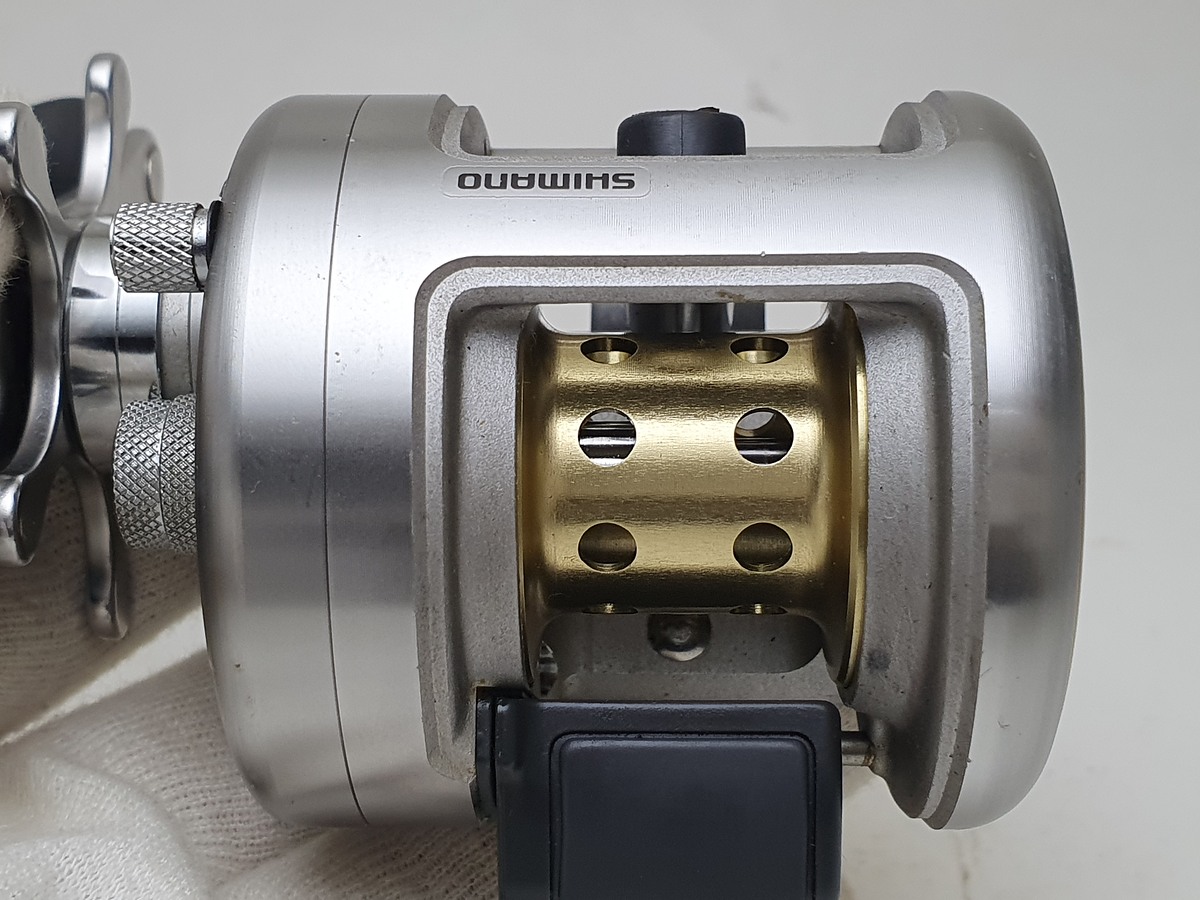 
[center][b]SHIMANO CALCUTTA 51(JDM) 2005[/b][/center]

