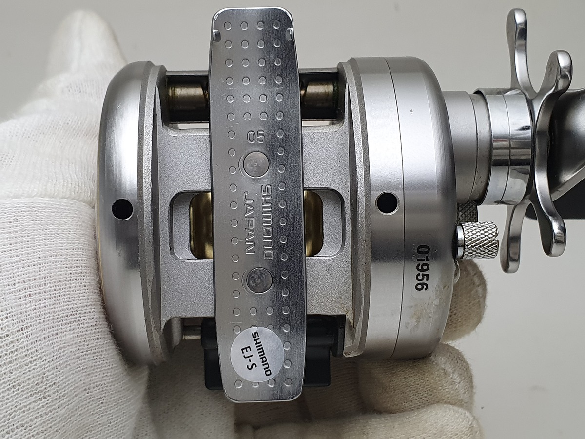  
[center][b]SHIMANO CALCUTTA 51(JDM) 2005[/b][/center]


