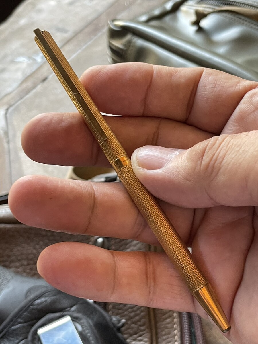 ปากกา S.T. DuPont รุ่นClassique สีทอง 