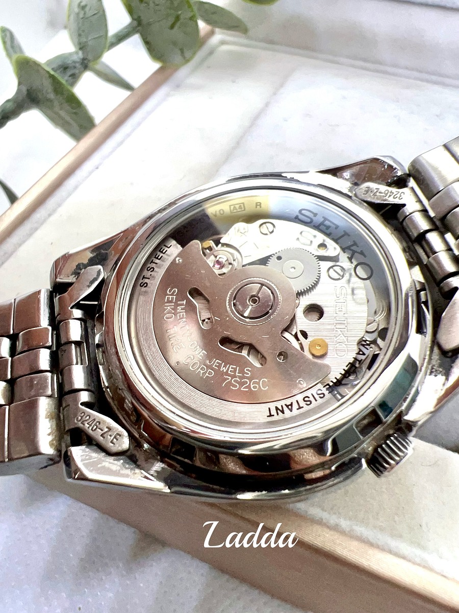 รายละเอียดฝาหลังเครื่อง
รุ่นนี้หลังเปื่อยโชว์เครื่อง