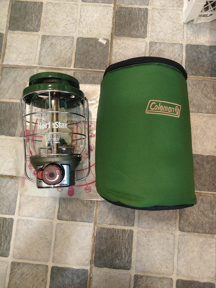 ราคาหลุด ตะเกียงแก๊ส Coleman 2500 North Star LP Gas Lantern สีเขียว