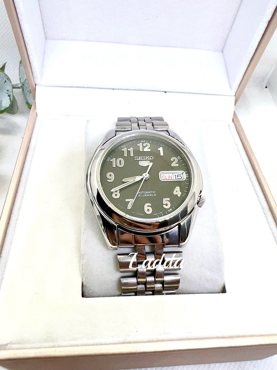 Seiko 5​ ​ Automatic​ กลไกลระบบเครื่อง 7s26 หน้าเขียวขี้ม้า หลักตัวเลข