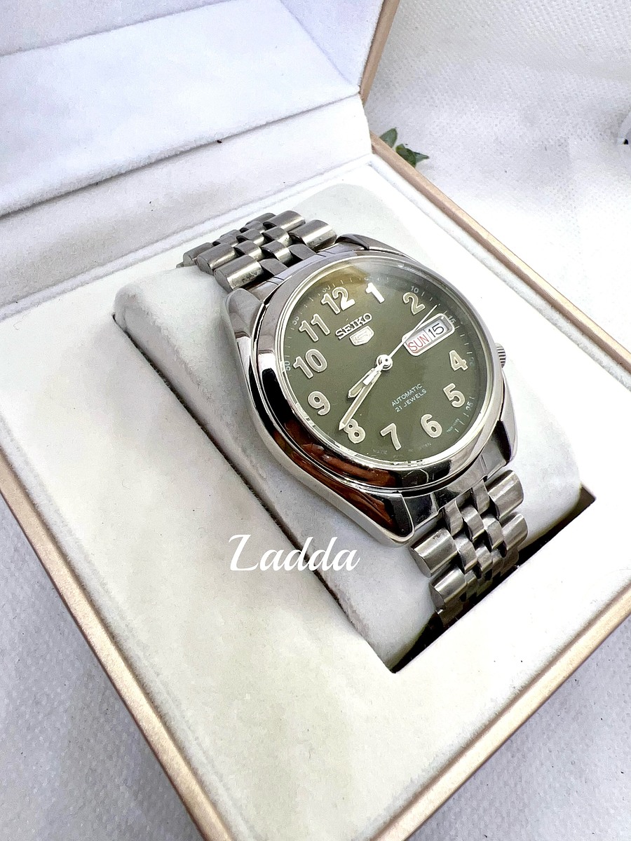 Seiko 5​ ​ Automatic​
กลไกลระบบเครื่อง 7s26
หน้าเขียวขี้ม้า
หลักตัวเลข
พรายน้ำ​ สว่างชัดเจน
***
