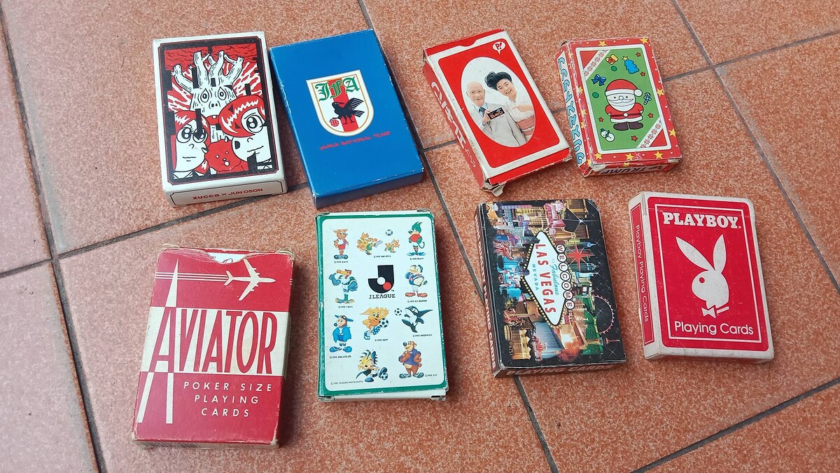 ไพ่กระดาษ8สำรับ จากญี่ปุ่น