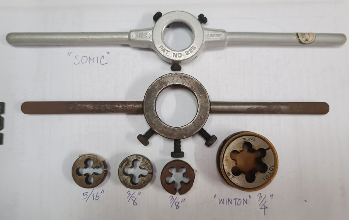 ด้ามต้าฟกลม   2   อัน

ลูกต้าฟกลม    4    อัน (5/16", 3/8" (2 อัน) , 3/4")

***   เหมาๆ    200 บ