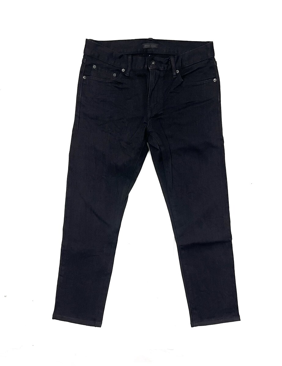 ~ € ~ กางเกงยีนส์  UNIQLO ริมแดง  (32)   400.- 