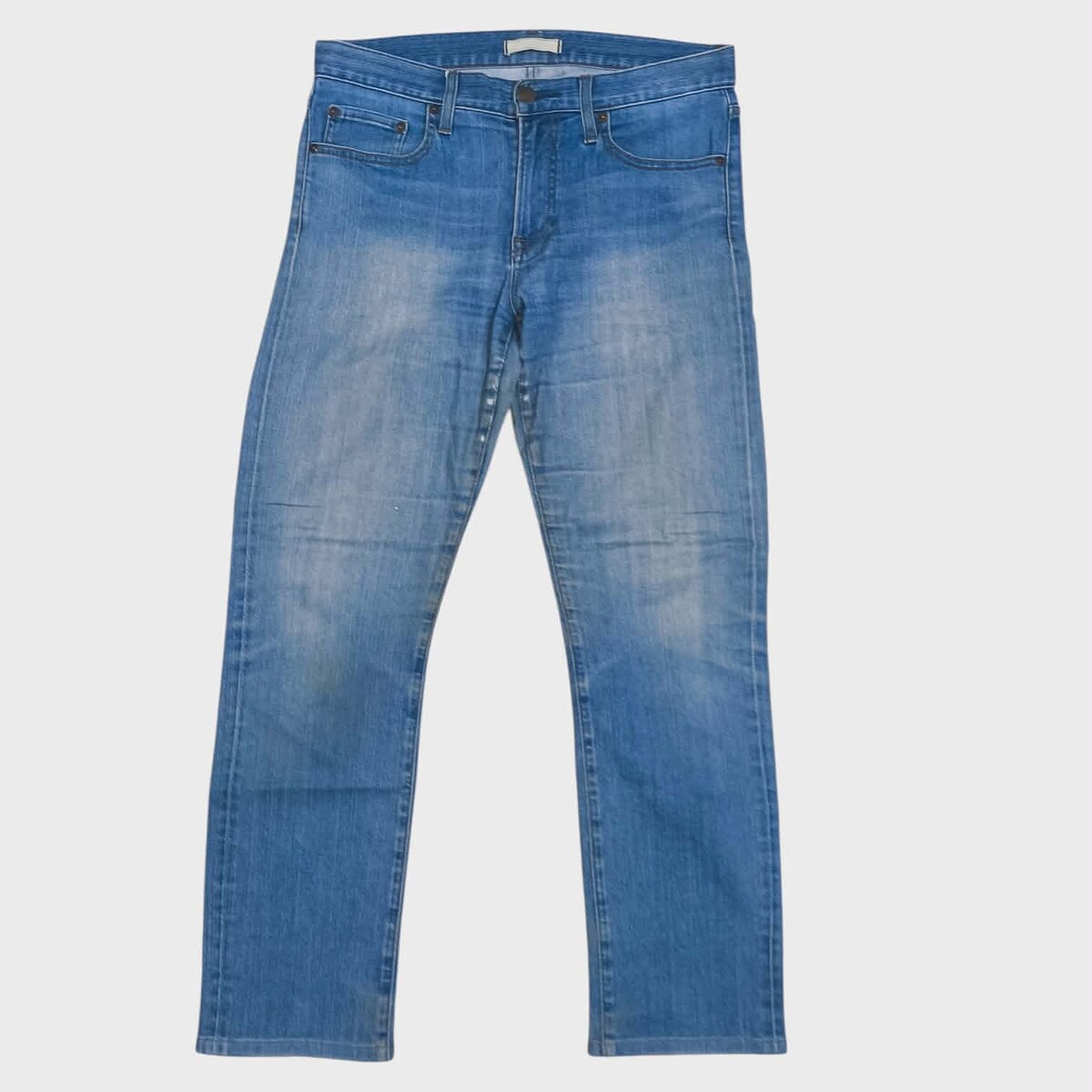 Uniqlo ยีนส์ ผ้าไม่หนาใส่สบาย เอว 33 นิ้วความยาว 38.5นิ้ว ปลายขา 7.5นิ้ว เป้า 10