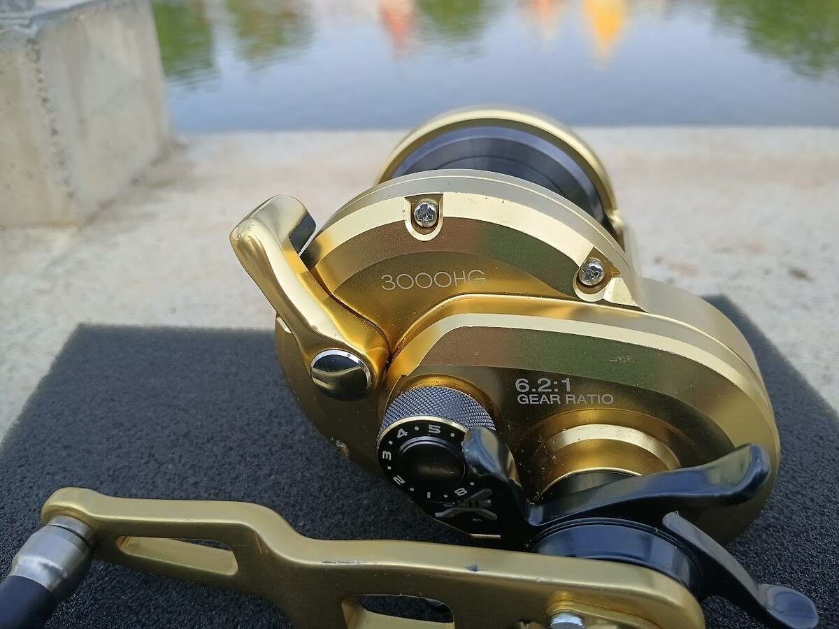 Shimano ocea jigger Limited 3000Hg
เนียนพร้อมใช้คำมีรอยบ้างนิดๆหน่อยๆนะครับสภาพสมบูรณ์ครับ ซื้อมาว่