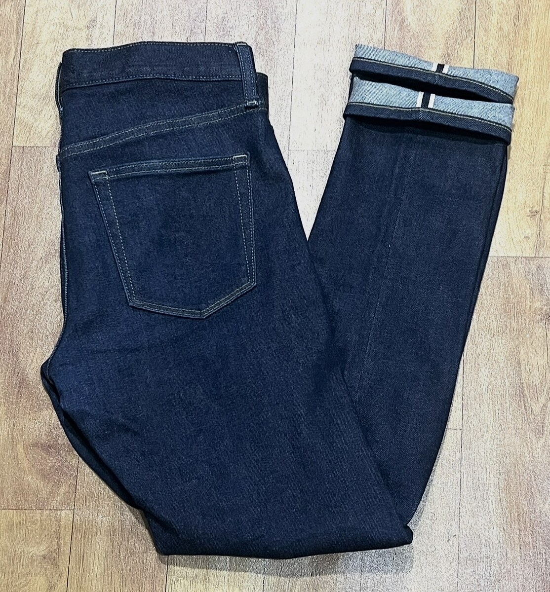 กางเกงยีนส์ Uniqlo Stretch Selvedge Slim Fit Jeans (ริมแดง)
