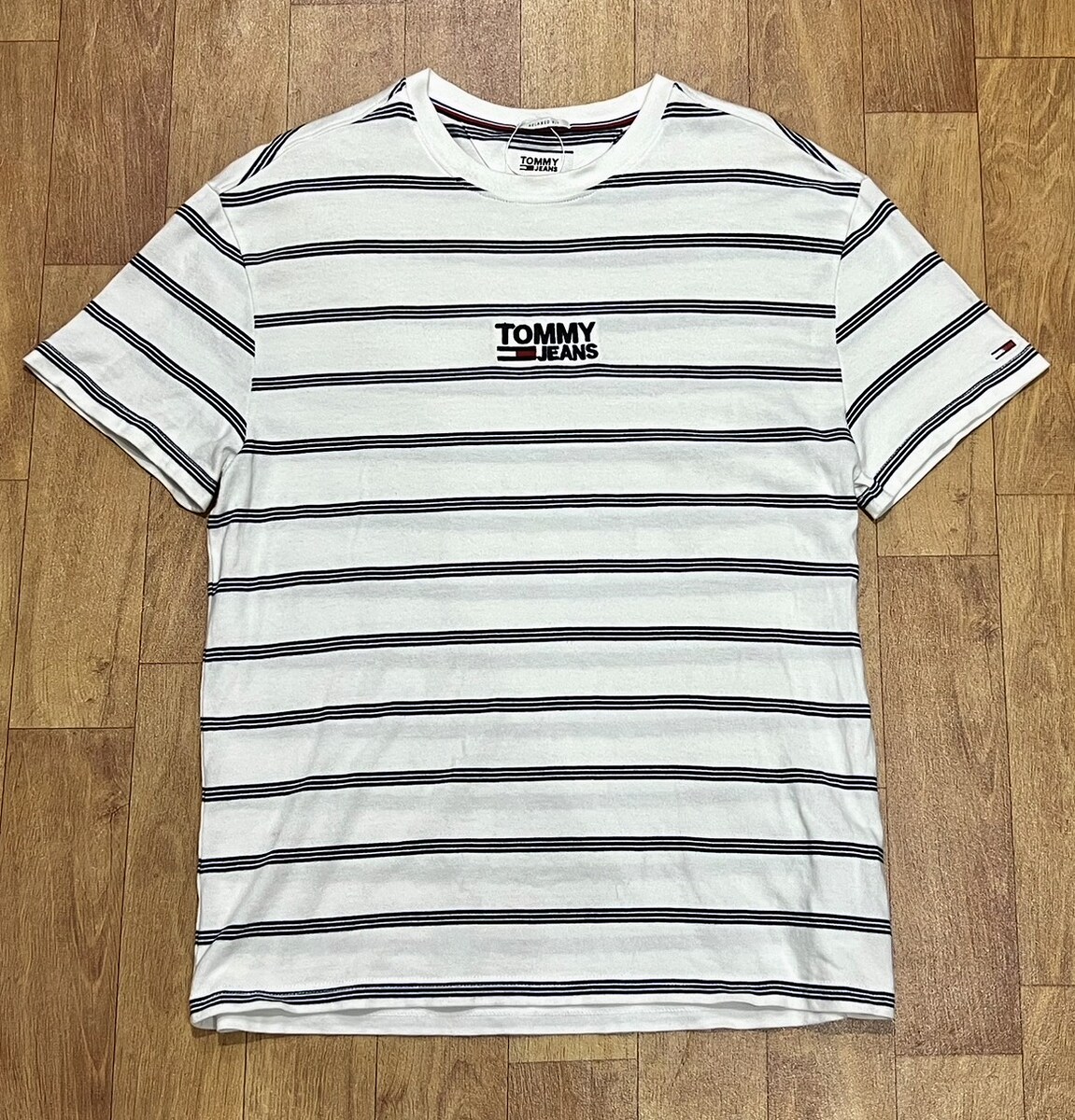 เสื้อยืด TOMMY T-SHIRT