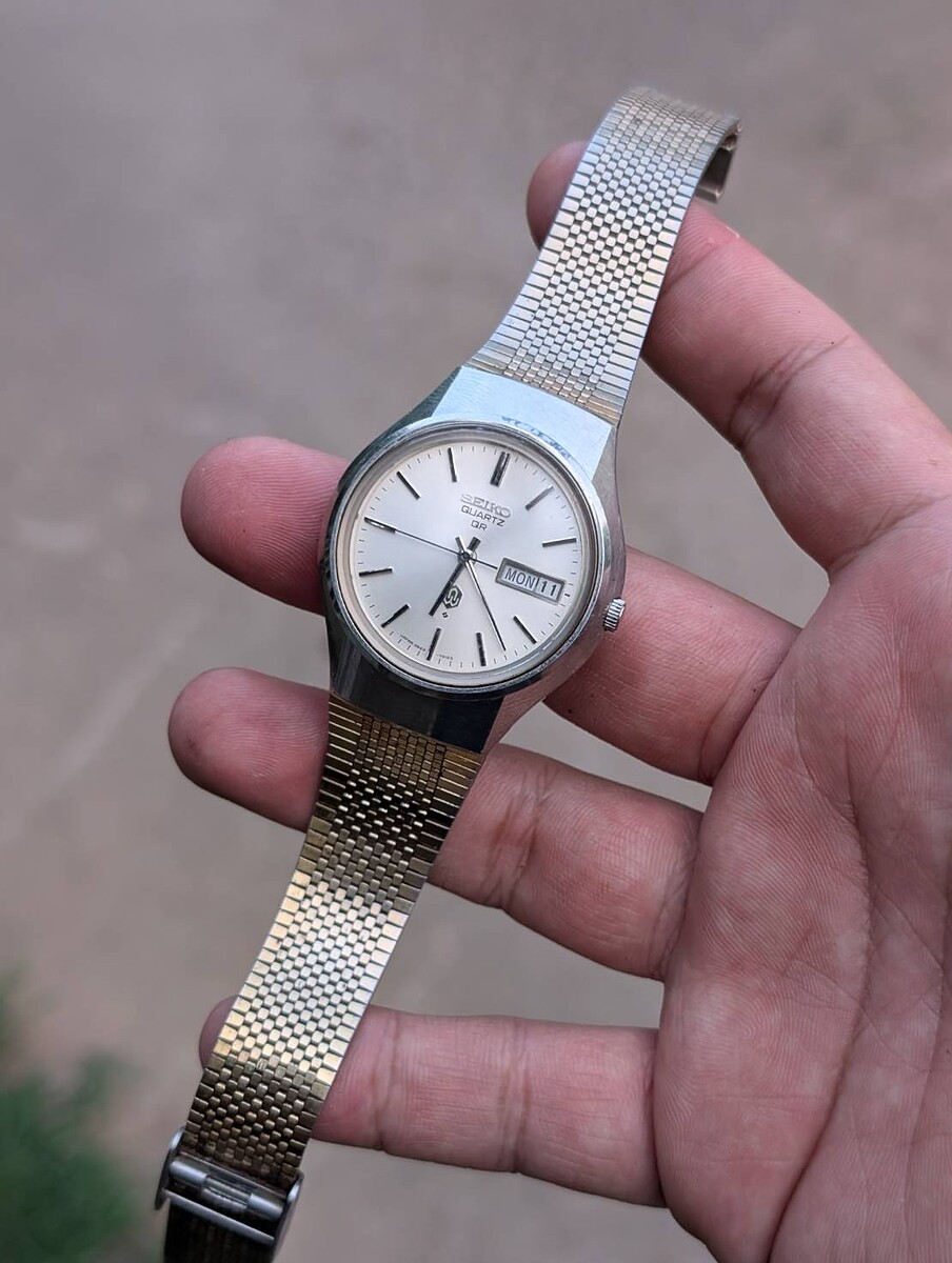 นาฬิกา Seiko Quartz QR Japan

สวย  ระบบดี

สายไม่เดิม

หายากครับ สวยครากสิ

หน้า 38 mm รวม เ