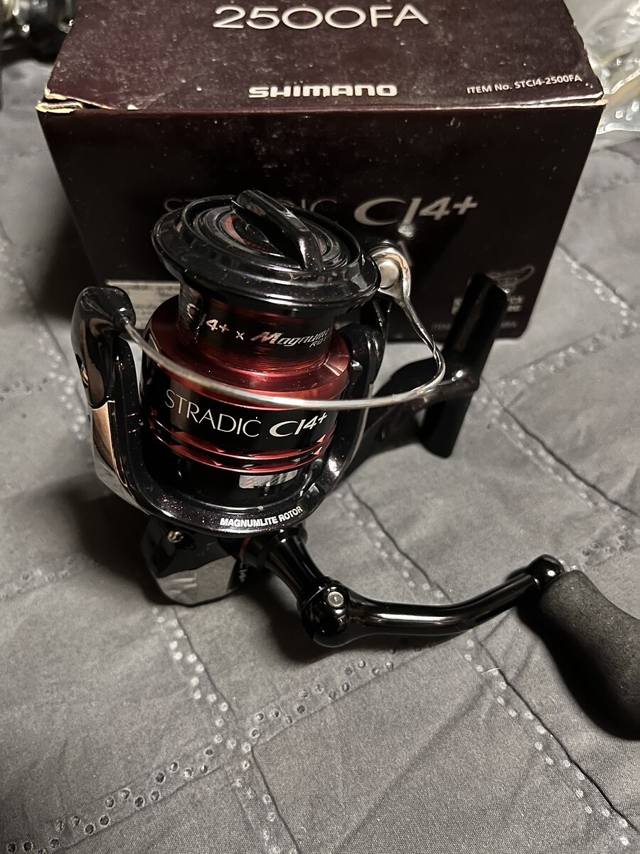 รอกSHIMANO STADIC 25OO CI4 รุ่นยอดนิยม