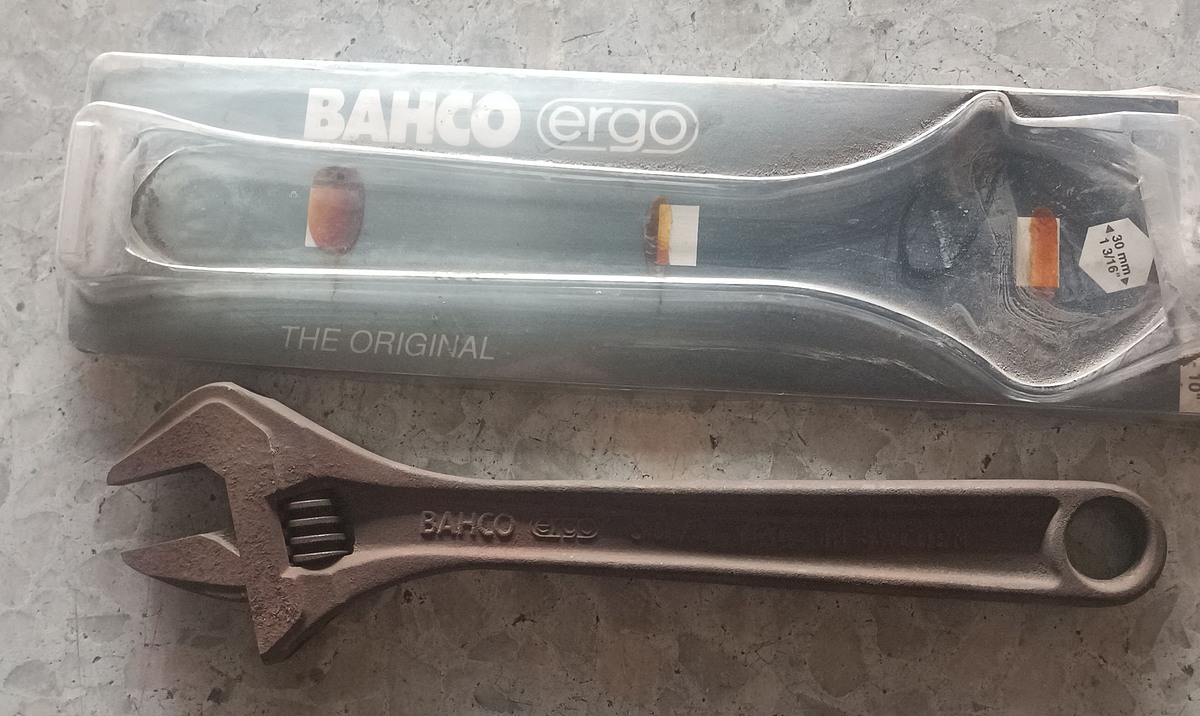กุญแจเลื่อน  BACHO (SWEDEN) แท้ๆ

10"    ขาย   400 บ.  (ข�