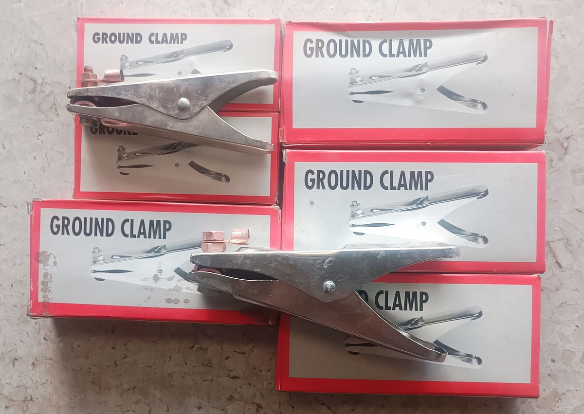 คีมจับสายดิน TYSUN

1. 300 AMP    มี    3  อัน     ขาย    