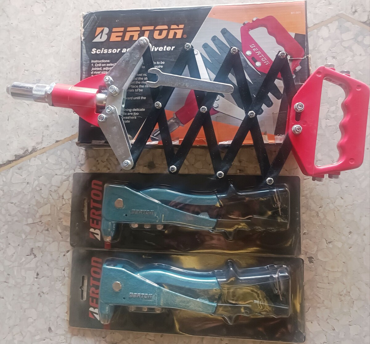 1. คีมกระแทรก RIVET (BERTON) BT 301    ขาย   360 บ.
2. คีมยิ�