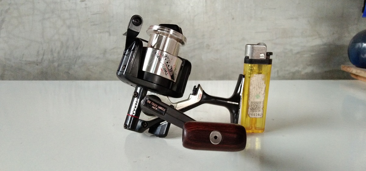รอกสปินนิ่ง Shimano TWINPOWER GT 1000