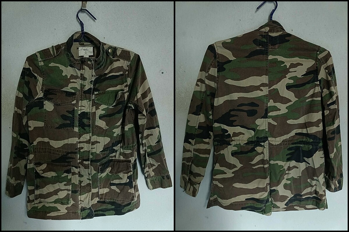 เสื้อ jacket field ลายพราง แบรนต์ FOREVER     SIZE : 40 นิ้ว