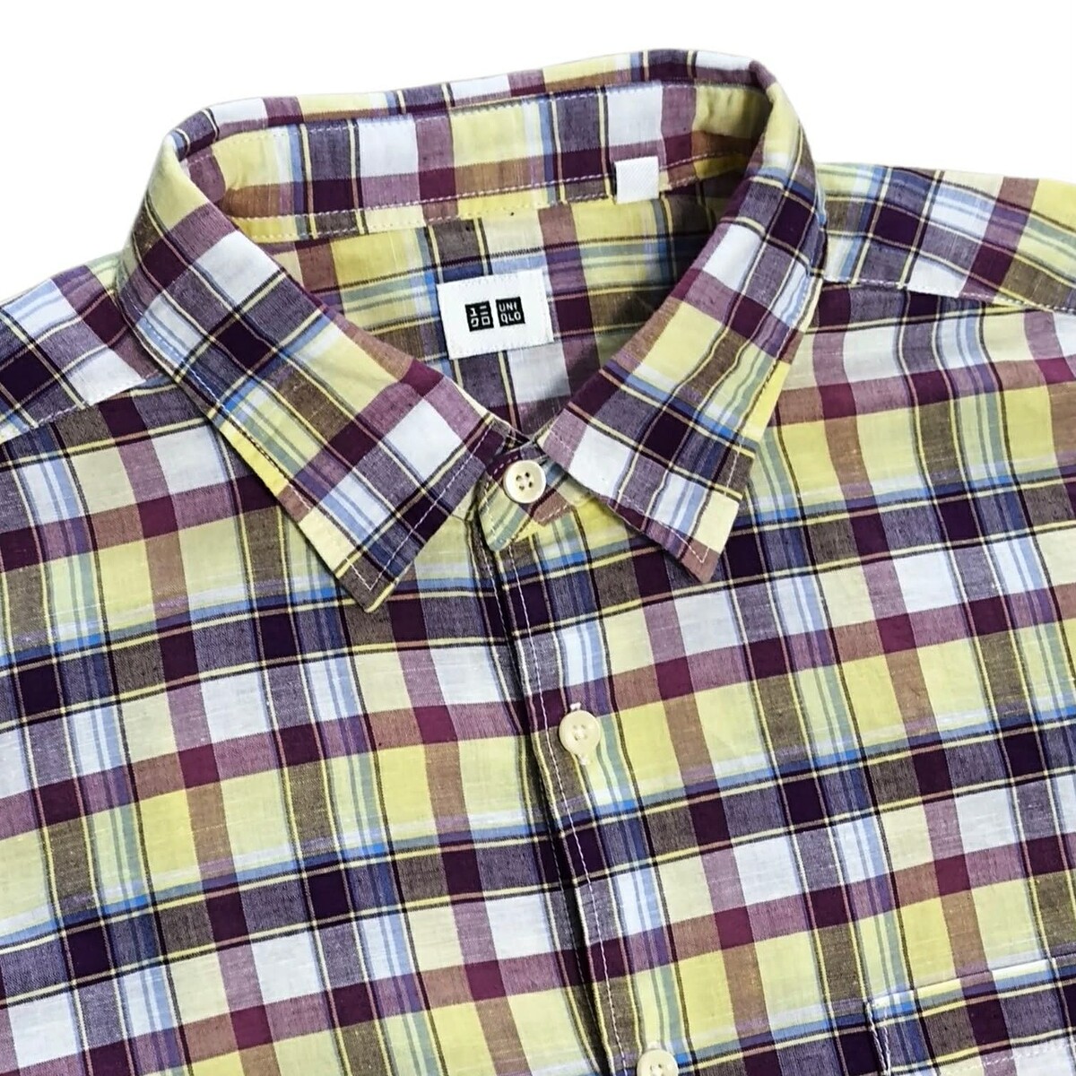 เสื้อเชิ้ตลายสก็อต ผ้าลินิน กระดุมสำรอง 1 เม็ด UNIQLO อก 44