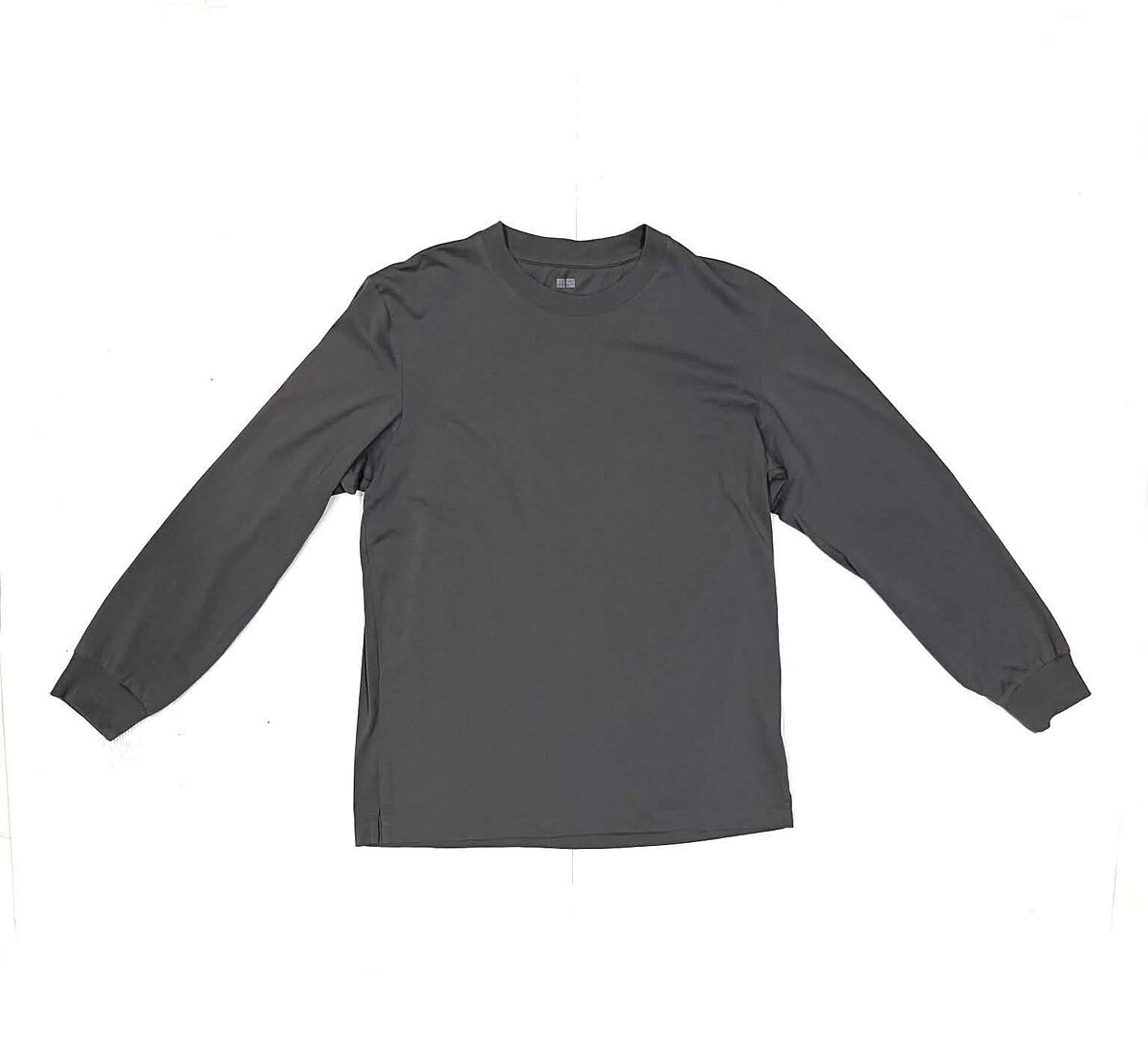 ~ € ~ เสื้อแขนยาว UNIQLO DRY/UV       250.-