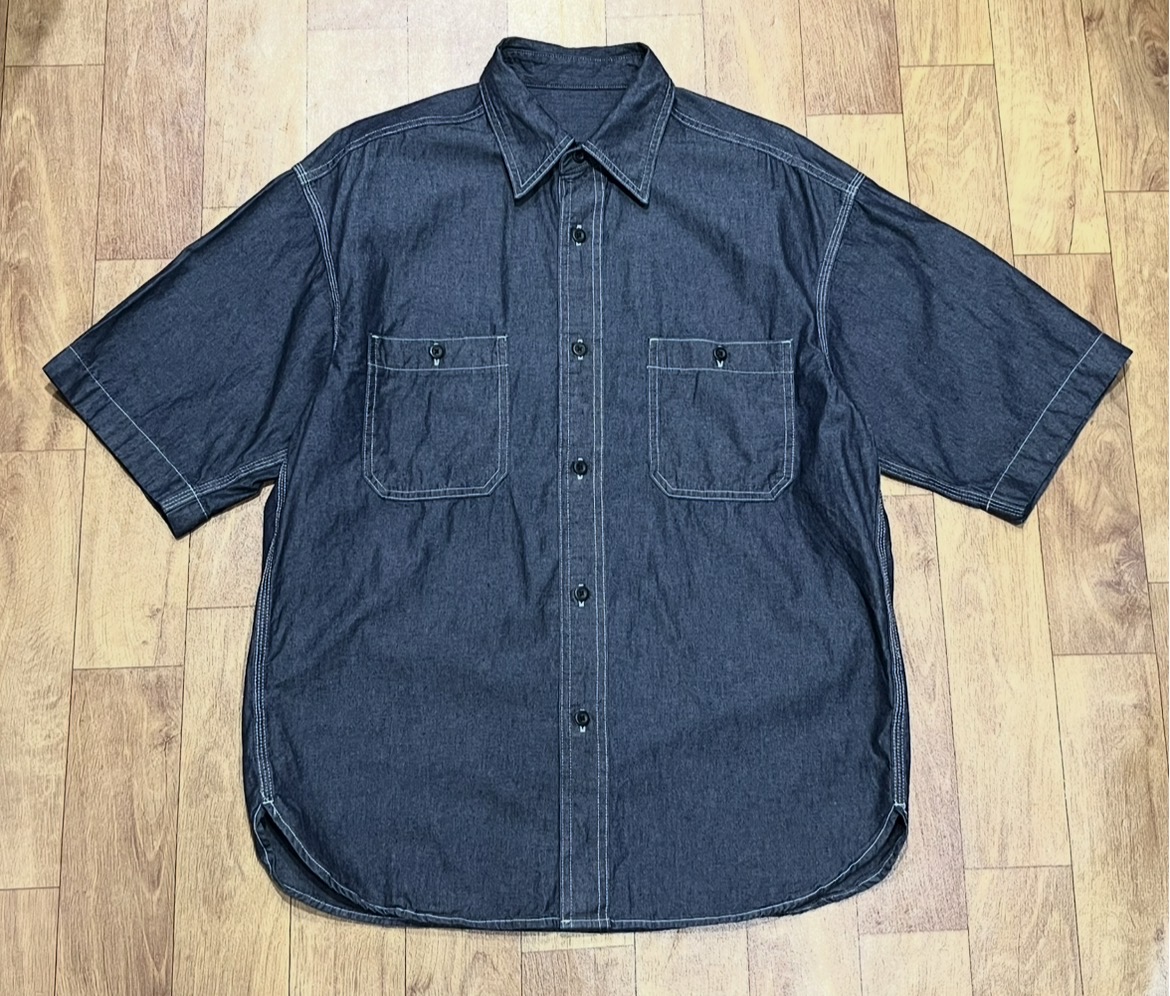 เสื้อ GU OVERSIZED SHIRT
