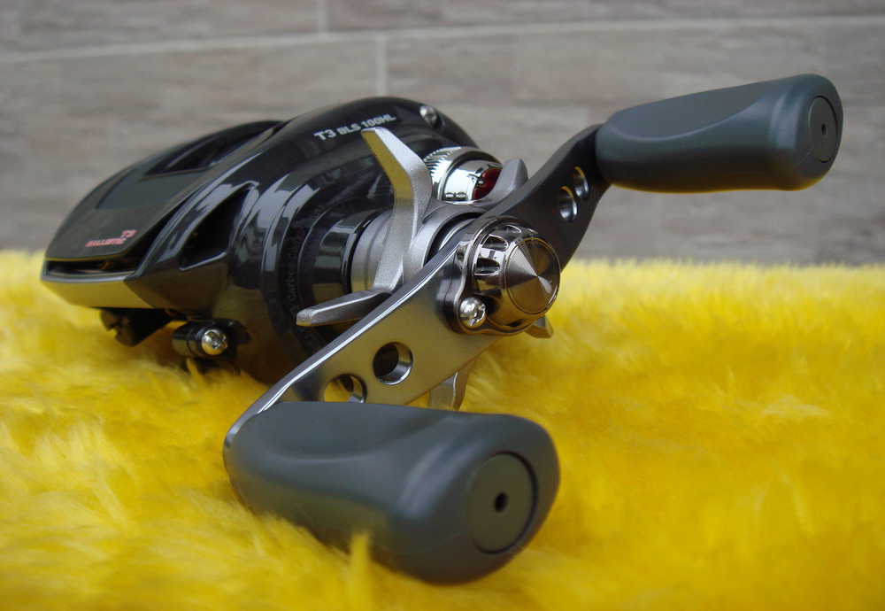 ♥ SALE ลดพิเศษ ! ♥ DAIWA T3 BALLISTIC 100HL (5) Made in Thailand From Japan