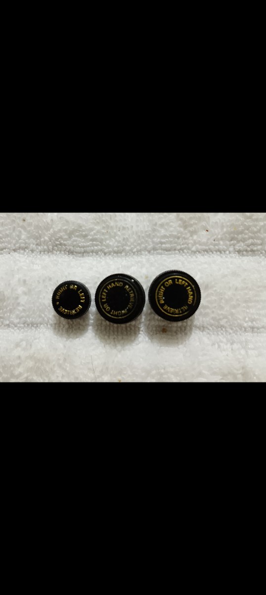 ฝาปิดแขนหมุนไม่รู้รุ่นไหน แต่คิดว่าเป็นของได้ว่า BG นะครับ
3 อัน 100 บาท