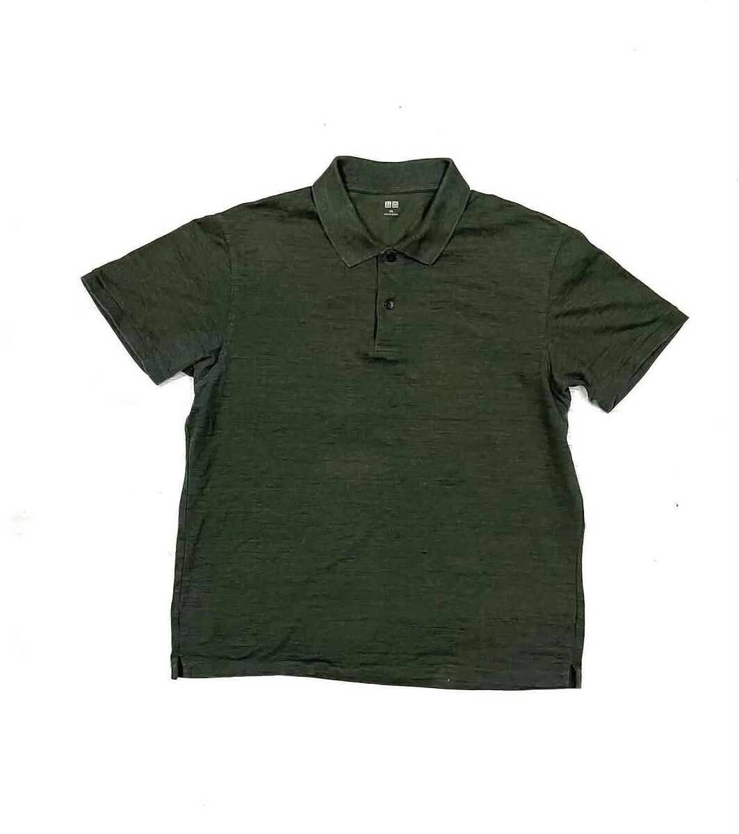 ~ € ~ เสื้อโปโล UNIQLO       180.-