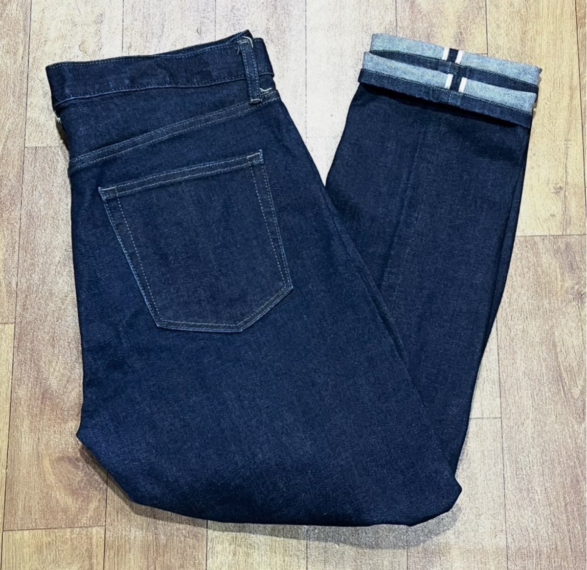 กางเกงยีนส์ UNIQLO JEANS (ริมแดง)
