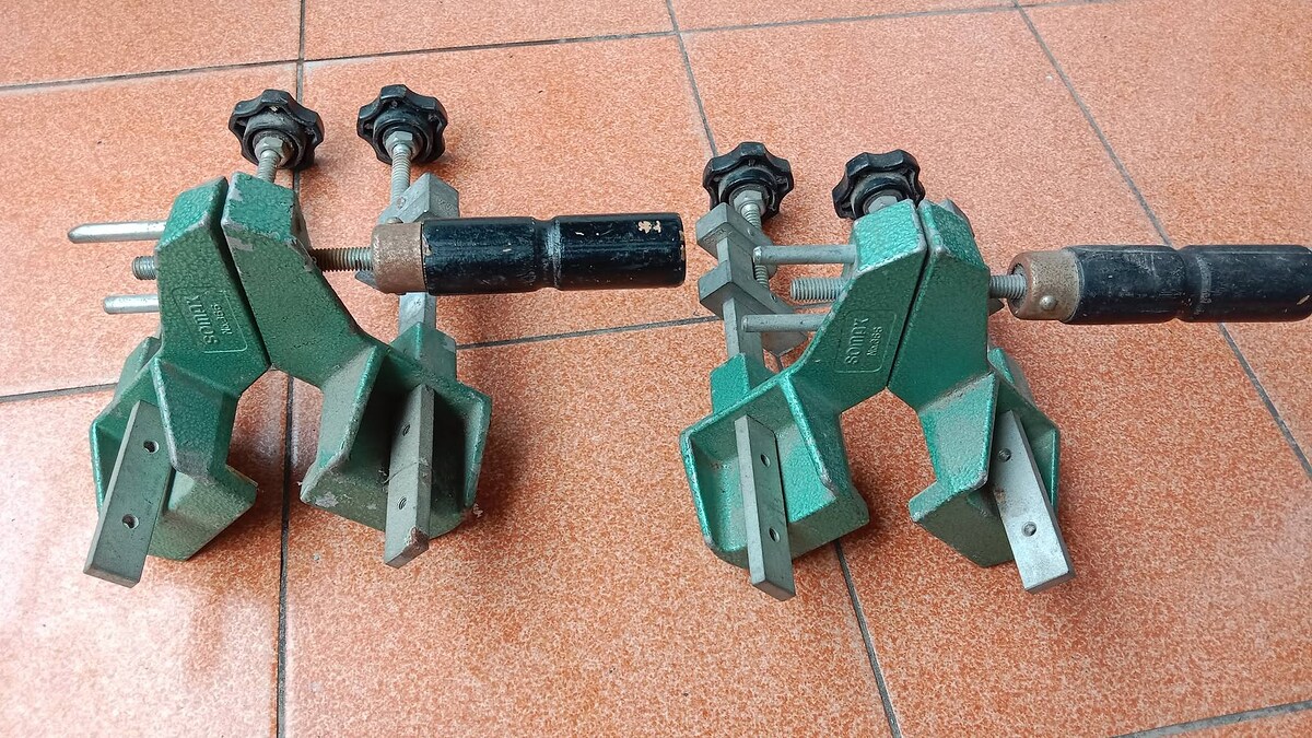 SOMAX No366 Corner Clamp
