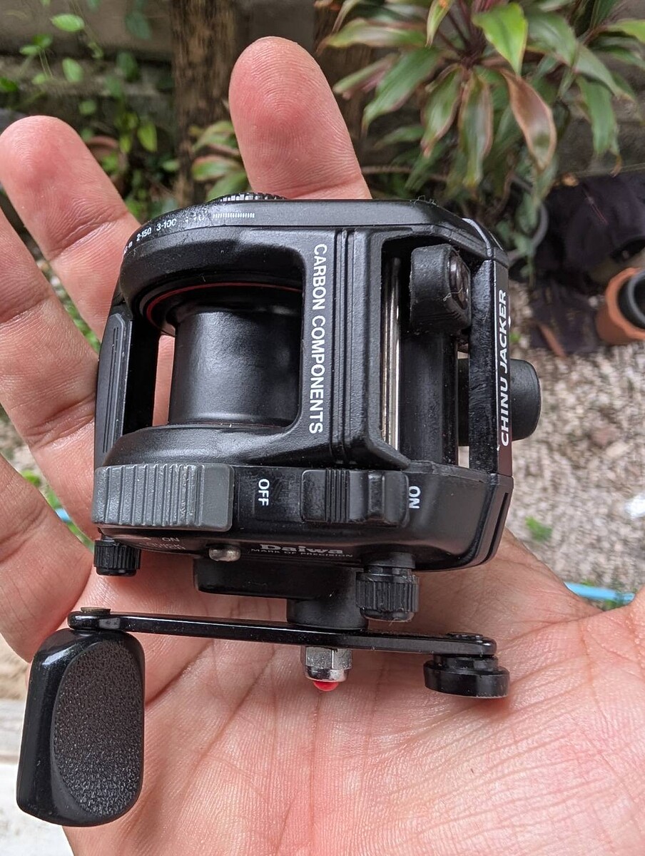 4..รอก หยดน้ำ Daiwa Chinujacker GS-7

สวย เดิม
ระบบดี