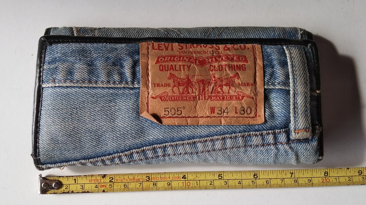 กระเป๋ากระเป๋าสตางค์ Levi's  ใบยาว ผ้ายีนส์