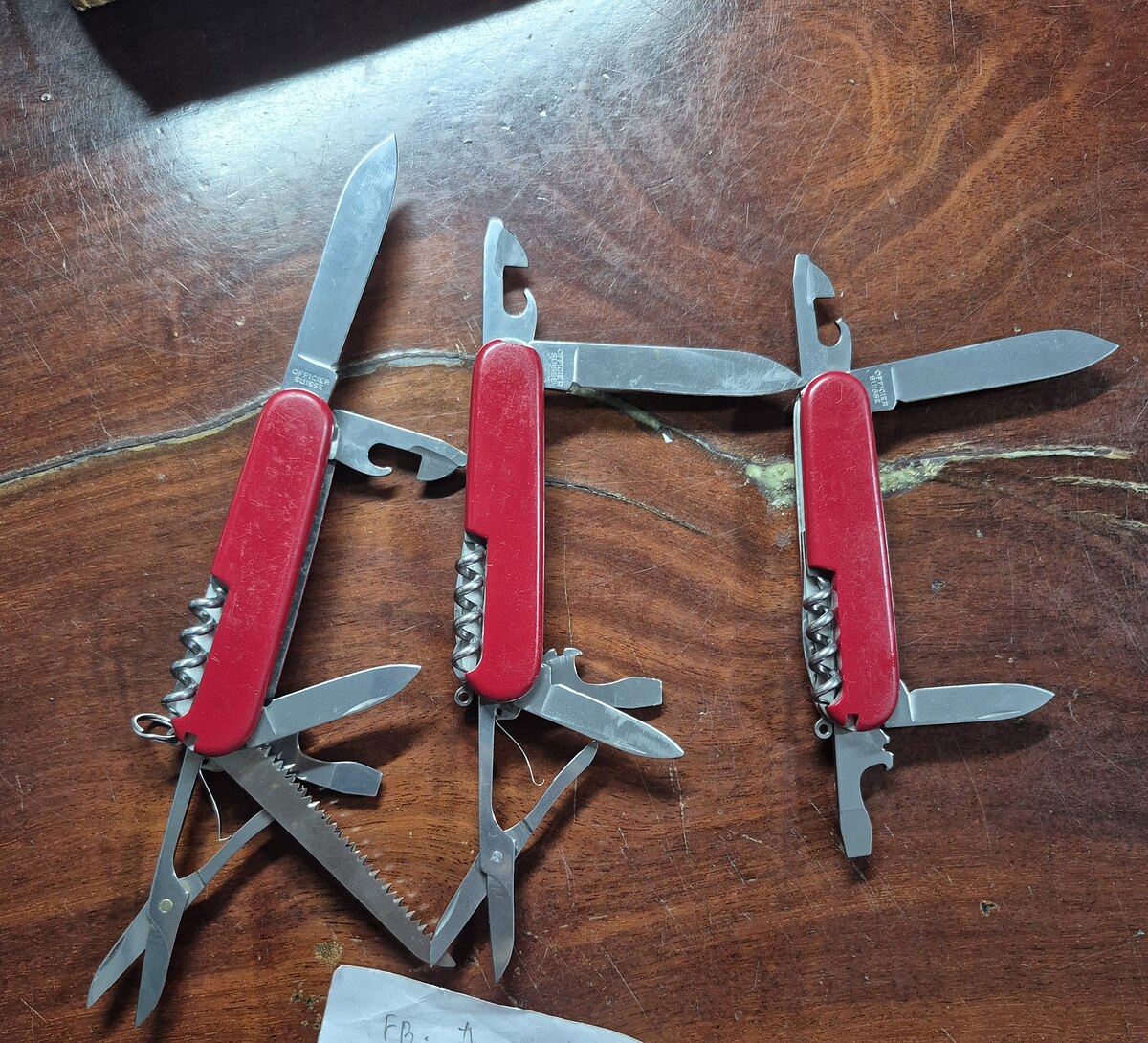 Victorinox 3เล่ม3แบบ