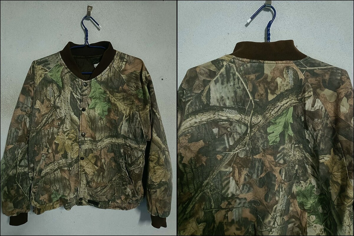 เสื้อกันหนาว ลายพรางต้นไม้   SIZE : รอบ-อก 50 นิ้ว 