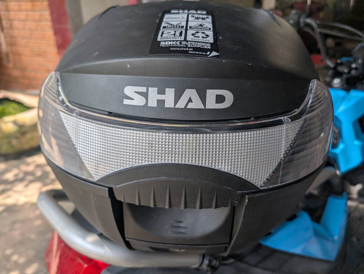 กล่องท้ายรถมอเตอร์ไซค์ SHAD SH33 ขนาดความจุ 33 ลิตร 