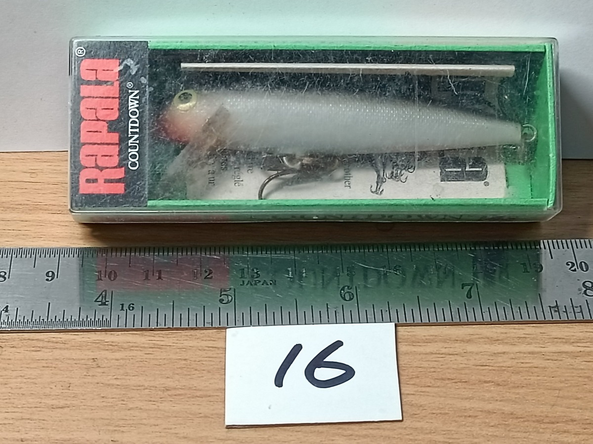   Dum fishing   ****   LURE #  16   RAPALA   CD 9 S     ****