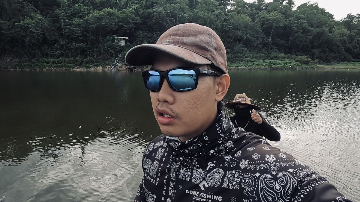 ผมได้ชักชวนแฟนให้เดินทางไปด้วยกันในทริปนี้ จะได้แวะไปเที่ยวด้วยกัน
ซึ่งแน่นอนว่าเธอก็ตอบตกลง ผมและแ