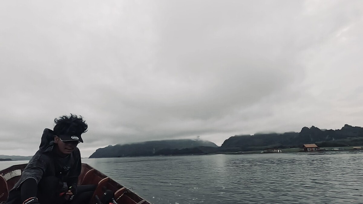 ด้วยความที่ทริปนี้เราแยกกันลงเรือ 2 ลำ ทำให้การเล่าเรื่องในกระทู้
ผมต้องสลับลงภาพถ่ายทอดสถานการณ์ ร