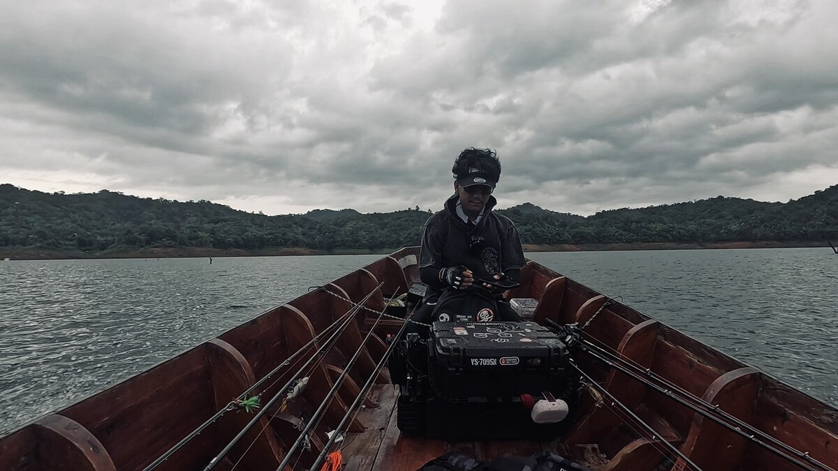 ตัดสลับกันมาที่ฝั่งของผม ฝนที่เราคาดหวังเอาไว้ ตกลงมาเพียงแค่ชั่วครู่
ตกมาเพียงแปปเดียวเท่านั้น แค่