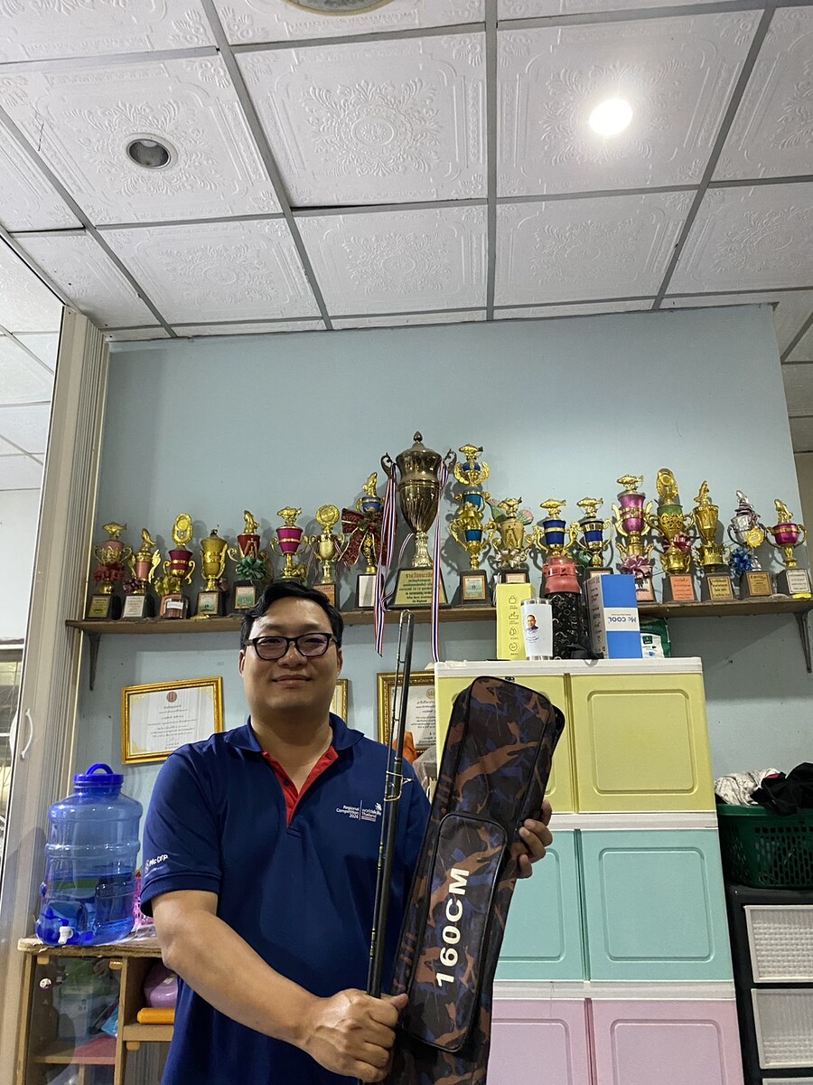  [b]ทีมจารย์รุจ...เริ่มขยับเตรียมอุปกรณ์แล้วละครับ[/b] [i]หมายหมั่นจะมาล้มแชมป์ว่างั้นดิจารย์[/i] :c