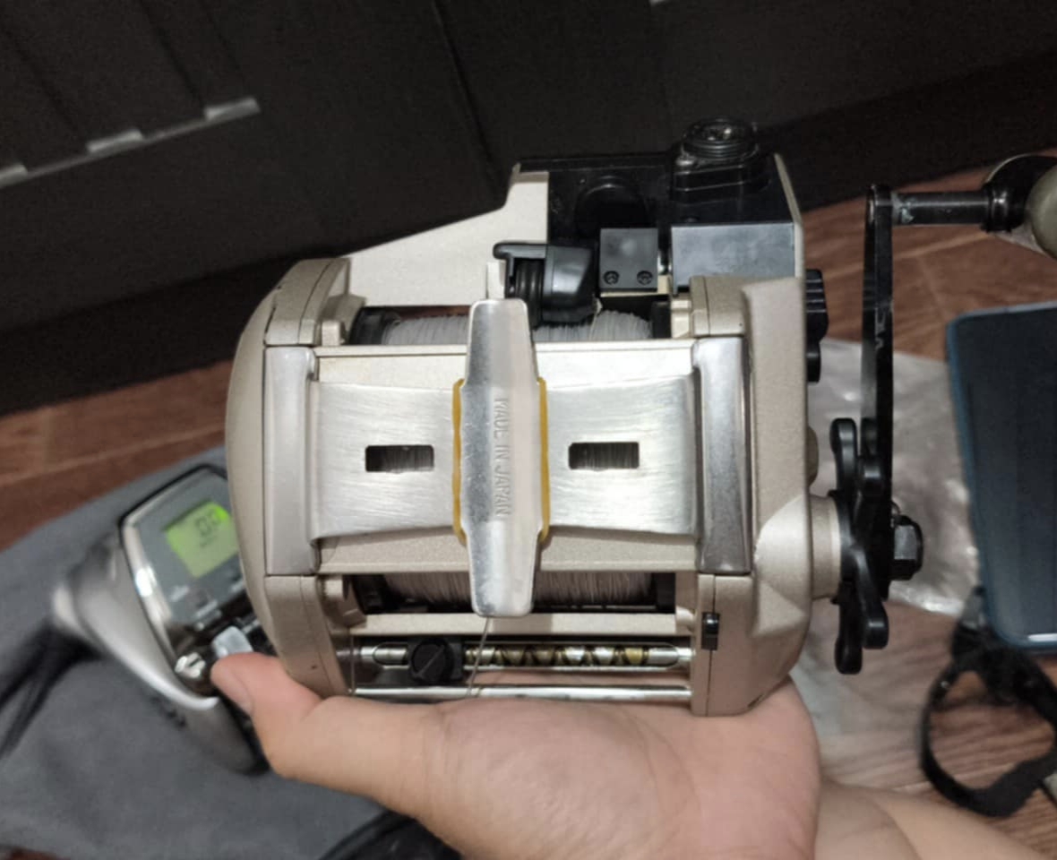 ขาย ryobi ad101 10 speed สภาพดีใช้งานปกติ ทุกระบบ สายไฟเดิมไม่ได้ดัดเเปลง โล๊ะไปถูกๆ 5500 รวมส่ง ทั่