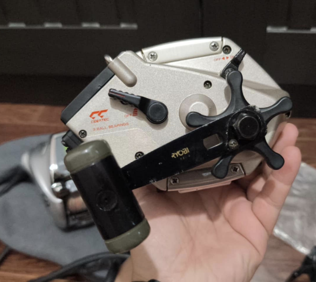 ขาย ryobi ad101 10 speed สภาพดีใช้งานปกติ ทุกระบบ สายไฟเดิมไม่ได้ดัดเเปลง โล๊ะไปถูกๆ 5500 รวมส่ง ทั่