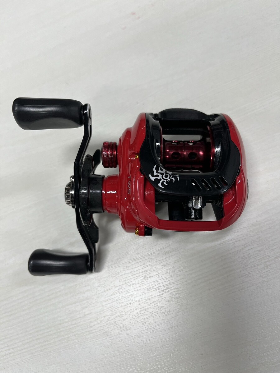 รอกไดว่าtatula type-r 100HS หมุนขวา รอบ 7.3 เบรค 6kg หมุนลื่นไม่ขึ้นมือ สภาพสวยยังดูดี เหมาะสำหรับตก