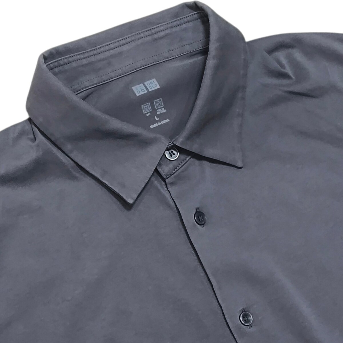Uniqlo AIRism ทรงเสื้อเชิ้ตเทาเข้มสวยใหม่มากไม่มีตำหนิ อก44นิ้ว
