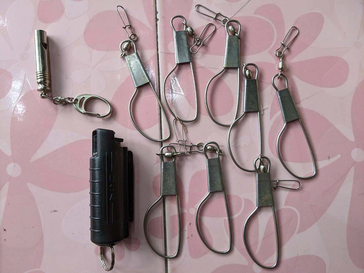 ห่วงคล้องปากปลา (Fish Stringer Clip) นกหวีด สเปย