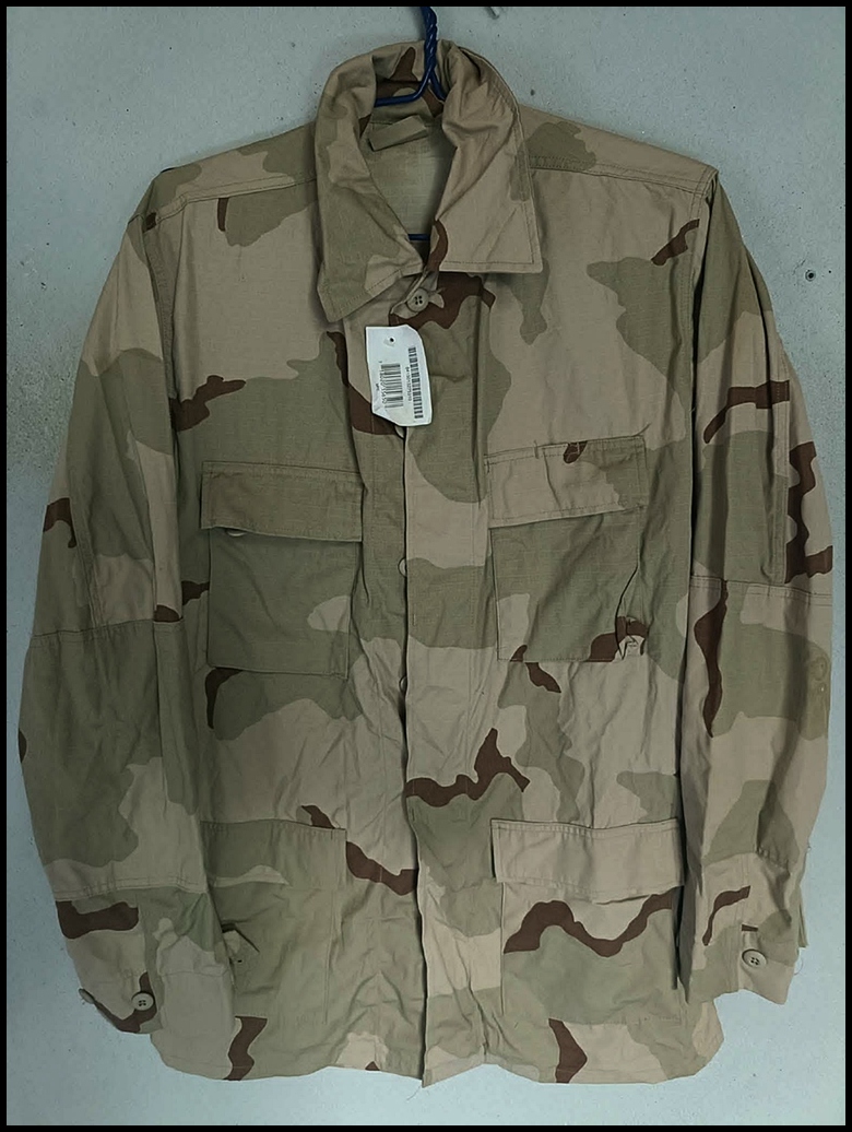 เสื้อทหาร US.Army พรางทะเลทราย 3 สี    SIZE : 37-41 นิ้ว (ป้ายห้อย)